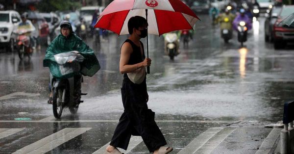 Suman 11 muertos y 13 desaparecidos en Vietnam por tif&oacute;n Bualoi