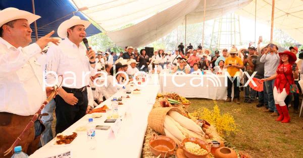 Reafirma Armenta su compromiso con la industria ganadera durante cabalgata en Z. Mena