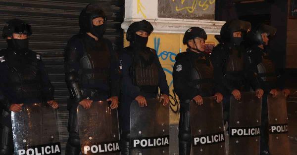 Realizan operativo vs ambulantes en Centro Hist&oacute;rico de Puebla