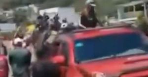 Investiga gobierno federal desfile del CJNG en Huajúmbaro, Michoacán