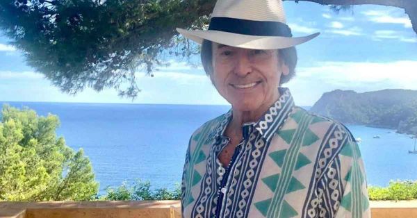 Anuncia Raphael regreso tras estar hospitalizado