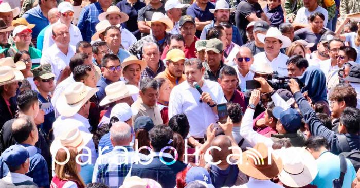 Recorra Armenta comunidad afectada por tromba en Chignahuapan