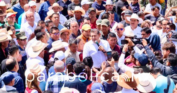 Recorra Armenta comunidad afectada por tromba en Chignahuapan