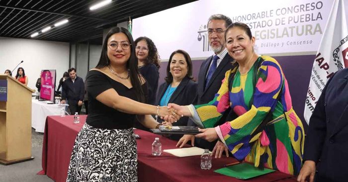 Reconoce Laura Artemisa profesionalización en el IAP