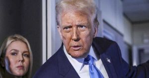 Lamenta Trump no poder reelegirse por tercera vez