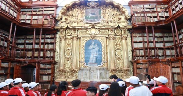 Disfrutan cientos de estudiantes de tesoros de Puebla
