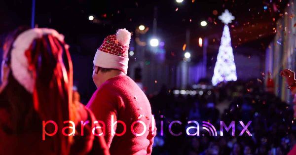 Arranca Lupita Cuautle los Encendidos de Árboles Navideños en todo San Andrés Cholula