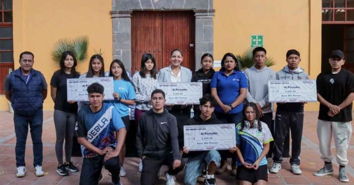 Impulsa Lupita Cuautle con becas al talento deportivo