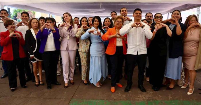 Firma Omar Muñoz convenios contra la violencia de género