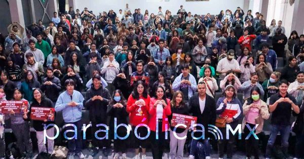 Reafirma Tonantzin Fern&aacute;ndez su compromiso con las juventudes cholultecas