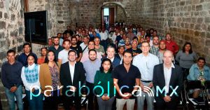 Certifica Ayuntamiento de Zacatlán a responsables de obra