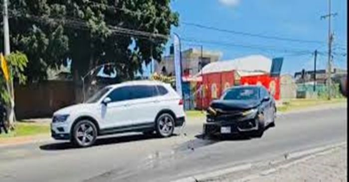 Reportan choque en la Atlixco–Puebla, tráfico a vuelta de rueda