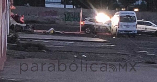 Atienden a mujer golpeada en la 14 Sur en San Isidro