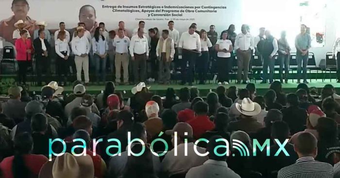 Entrega Armenta insumos para la transformación del campo poblano en Chalchicomula de Sesma