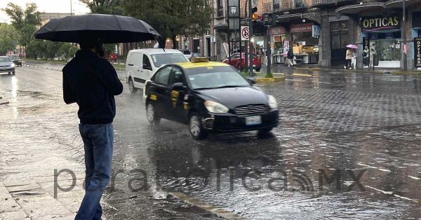 Llaman a prevenirse ante lluvias de este lunes en la capital