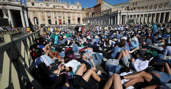 Apagará Vaticano telefonía móvil para aislar el cónclave