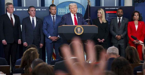 Rechaza Chicago amenaza de Trump para enviar soldados para frenar delitos