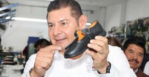 Resurge industria del calzado con impulso a cooperativas y riqueza comunitaria: Armenta