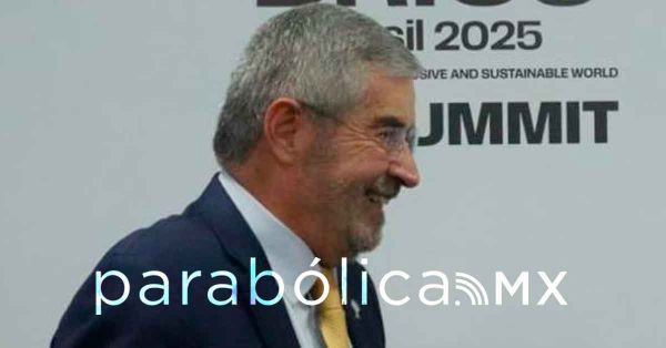 Descarta Claudia Sheinbaum la salida de Juan Ram&oacute;n de la Fuente de la Canciller&iacute;a