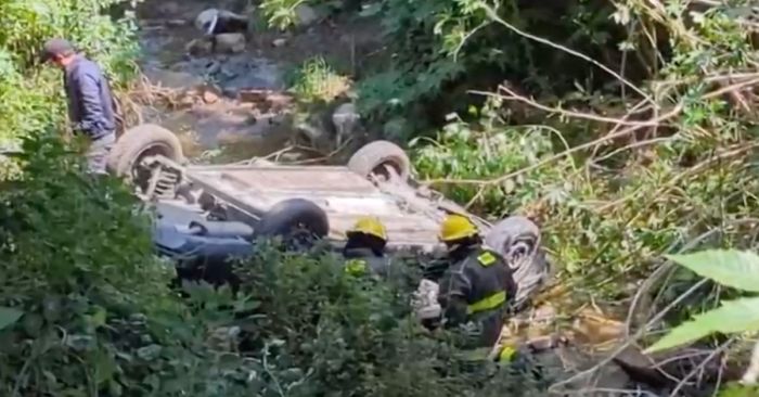 Fallece conductor cuando cayó al vacío en la Vía Atlixcáyotl