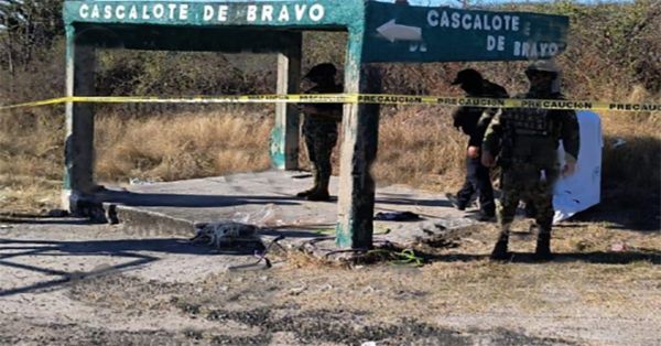 Dejan a &quot;La Tuza&quot; amarrado de un poste en Chiautla de Tapia