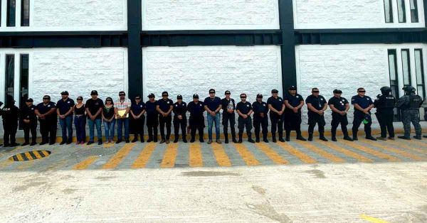 Detienen a 21 policías y un comandante en Chiapas