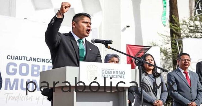 Preside Omar Mu&ntilde;oz ceremonia por inicio de la Independencia de M&eacute;xico