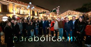Realizan desfile y encendido de &aacute;rbol navide&ntilde;o en el Pueblo M&aacute;gico de Zacatl&aacute;n