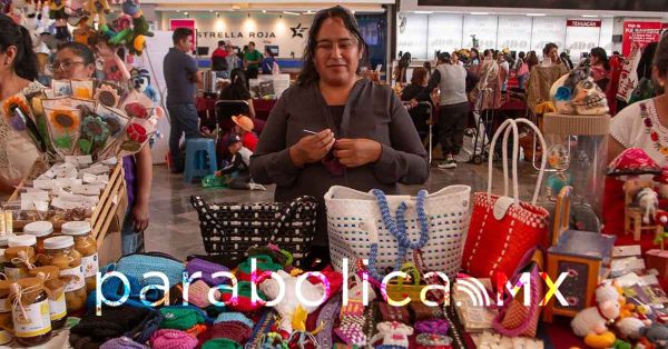 inauguran ayuntamiento y Fundaci&oacute;n ADO el Mercadito Artesanal en la CAPU