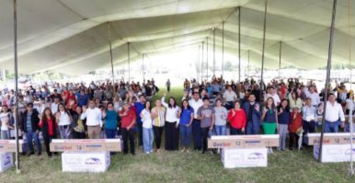 Entrega Lupita Cuautle 100 calentadores solares