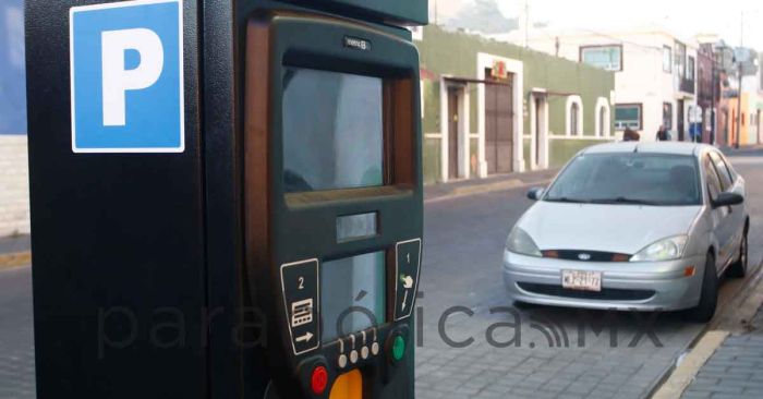 Rechaza gobierno de San Pedro Cholula retiro de placas a automovilistas por pago de parquímetros