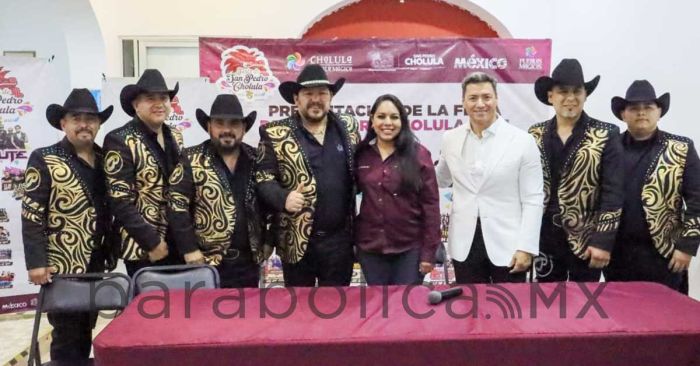 Ponen a cantar Grupo Palomo a m&aacute;s de 12 mil personas en Feria de Cholula