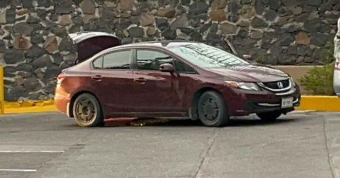 Abandonan dos cuerpos frente a iglesia de Culiacán, Sinaloa