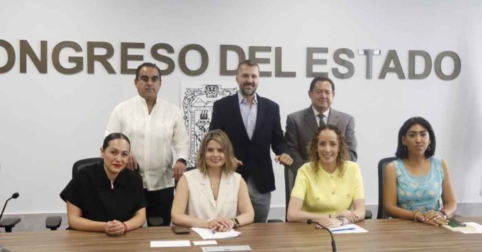 Recibe Congreso de Puebla a Juan Carlos Natale López