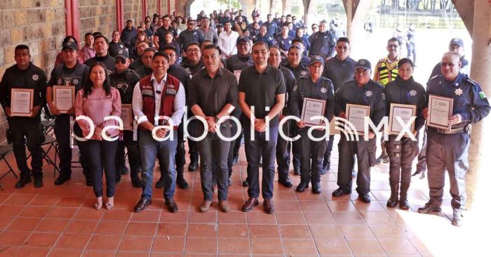 Anuncian que los Policías municipales de Cuautlancingo contarán con seguro médico