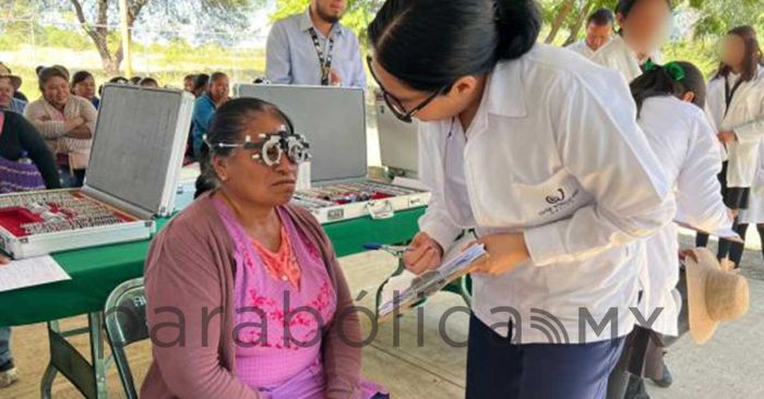 Atiende Conalep salud visual de población en Huaquechula