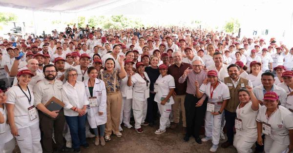 Anuncia Sheinbaum operaciones gratuitas en 2026 por programa Salud Casa por Casa