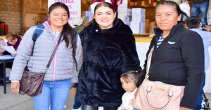 Entrega DIF de Zacatlán y SEDIF apoyos alimentarios en Zacatlán