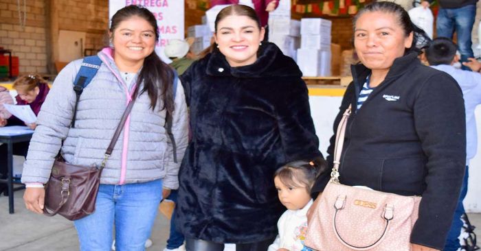 Entrega DIF de Zacatlán y SEDIF apoyos alimentarios en Zacatlán