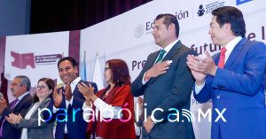 Es una obligaci&oacute;n moral atender el problema del analfabetismo: Armenta