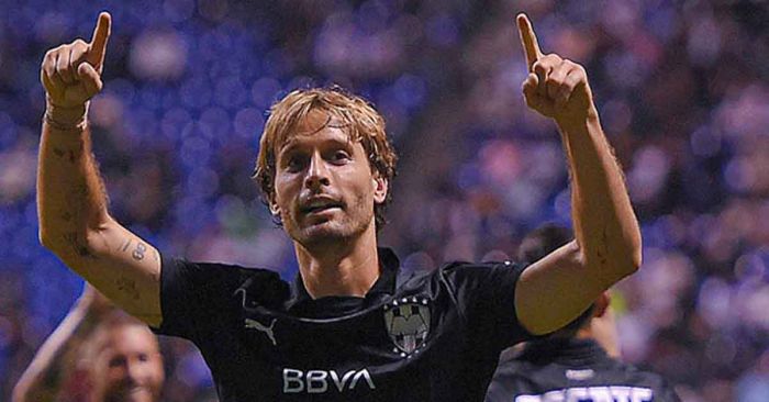 Le pasa por encima Rayados a la Franja