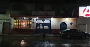 Entran armados y asaltan taquería Los Agachados en San Pedro Cholula