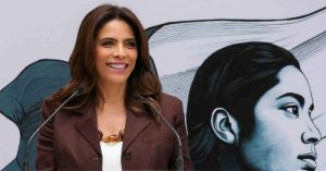 Presenta Loter&iacute;a Nacional billete conmemorativo a la labor de productores de chile