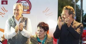 Inaugura Pepe Chedraui alumbrado en San Isidro Castillotla