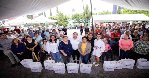 Realizan segunda entrega de apoyos alimentarios en San Andr&eacute;s Cholula