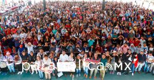 Encabeza Tonantzin Fernández la entrega de tarjetas de la Beca Universal Rita Cetina