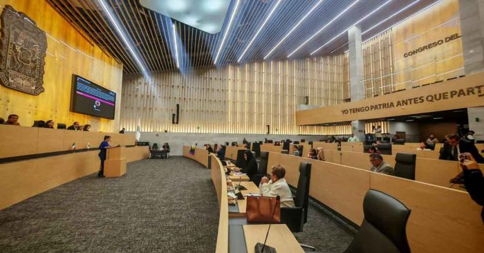 Impulsan exhorto para garantizar asientos en transporte público para personas con discapacidad