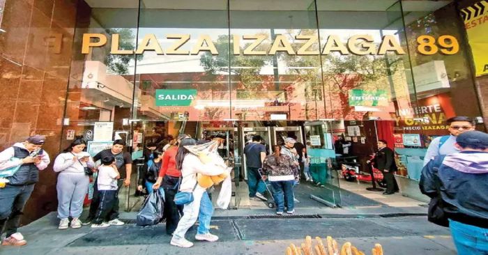 Cierran Plaza Izazaga 89 y arrastran negocios aledaños