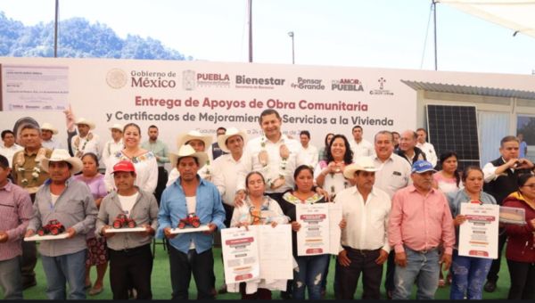 Entrega Armenta apoyos de Obra Comunitaria en Cuautempan