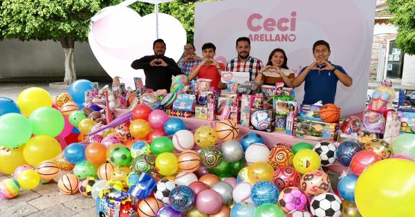 Entrega SEDIF Puebla juguetes para celebrar el Día de la Niña y el Niño